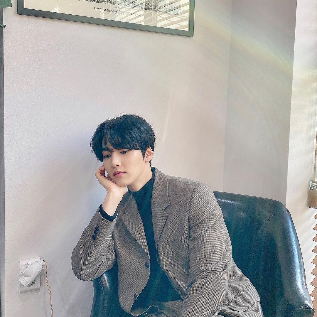 baekseohobr's tweet photo. 🌈 14.04 - Atualização do Seohoo no seu Instagram!
#Baekseohoo #colorush https://t.co/2VSLNDTfOn