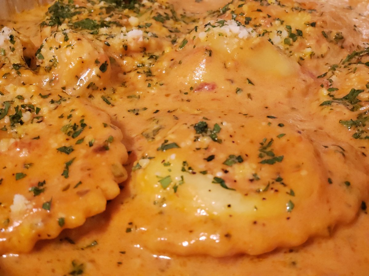 JimMastersTV's tweet photo. What's for dinner? Tonight we made homemade lobster ravioli. Accompanied by #salad, fresh baked #bread & some #vino. Oh so good. #foodie #foodies #dinner #cooking #delicious #lobster #ravioli #homemade #yummy $delicious #creatove https://t.co/QOsaElQBe8