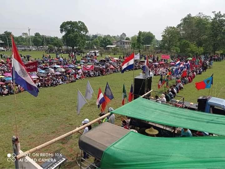 Peaceful sit-in strike that against the military coup in Demawso,Kayah State.
#WhatsHappeningInMyanmar
#Apr26Coup