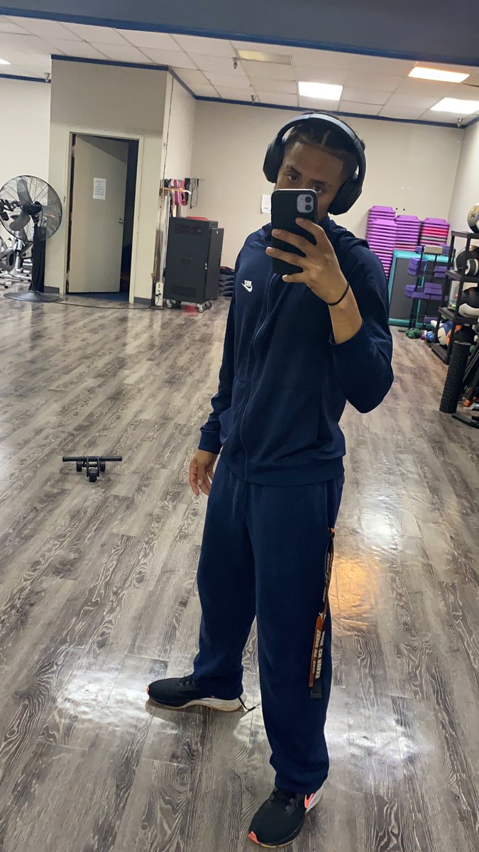 This is starting to become an everyday thing, currently 1:03 am 🤫these is after hours