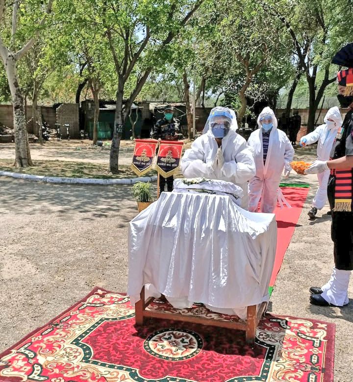 Last rites for serving personnel, veterans &amp; dependents succumbing to #COVID being organised at Brar Square Crematorium in Delhi Cantt by Special Cell established at #DelhiArea. Cremation at other locations in #Delhi also being facilitated to assist families.
<a href="/adgpi/">ADG PI - INDIAN ARMY</a>
<a href="/MoHFW_INDIA/">Ministry of Health</a>