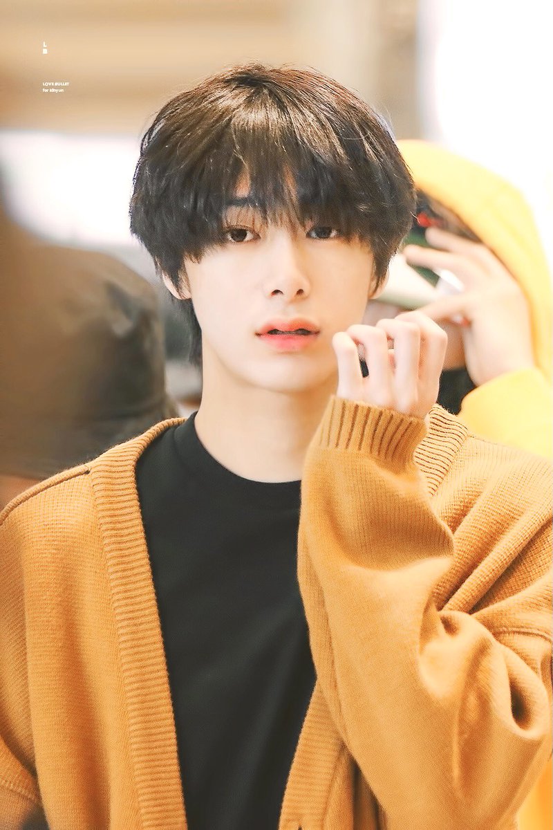 It also lead on lily streaming love killa hourly. Yes, hourly. If you are assuming that Minhyuk became my bias, no it was Hyungwon. LIKE HAVE YOU SEEN THIS MAN??? HE IS UNREAL, ETHEREAL. COME ON! Anw, me and my bestie had this conversation, silently pleading hyungwon+