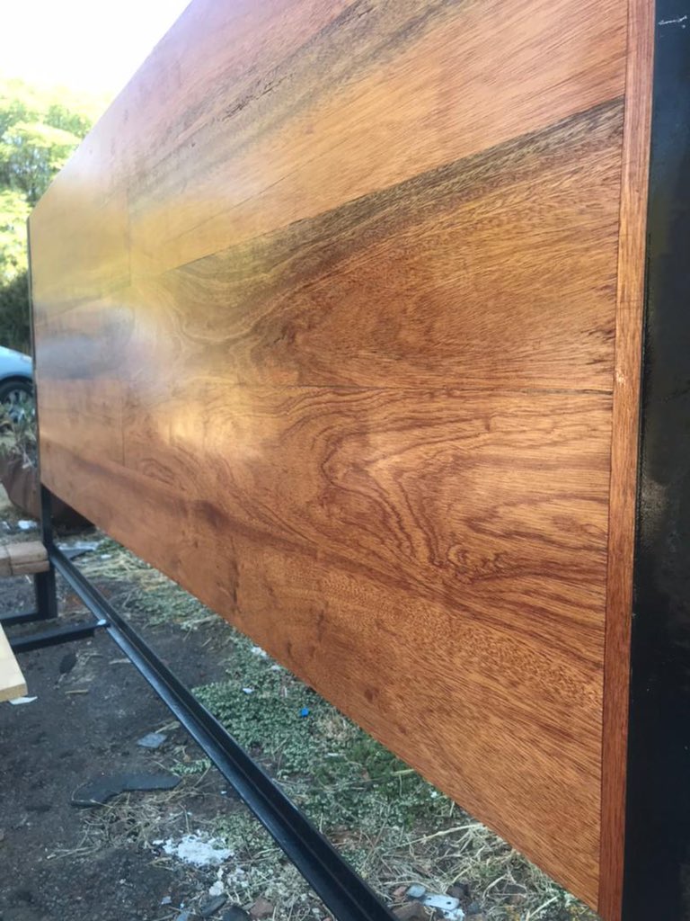 <a href="/The_Cookoff/">Let’s Cook!</a> <a href="/MusaMhlasi/">Musa M. Mhlasi</a> <a href="/TidikweBaboni/">ManLikeBastian</a> @Yabo_Lesetedi <a href="/jessetswana/">.</a> <a href="/slemular/">slem</a>  at Low&amp;Slow ha re sa apaya we do this..☝️