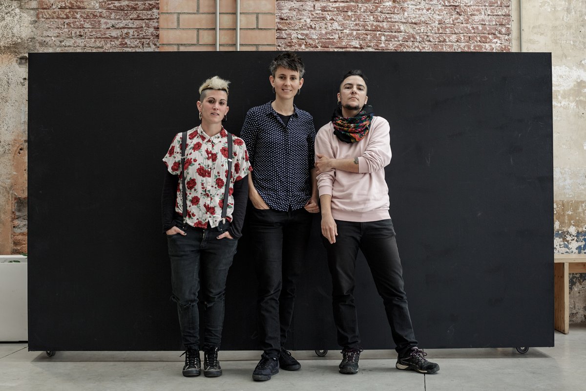 #LGBTIQ+ | Amb motiu del Dia de la Visibilitat Lèsbica que se celebra avui, entrevistem les creadores de l'exposició '#Lesbofòbia, vers i revers d'una violència patriarcal' directa.cat/darrere-de-la-… Per <a href="/eguardiolaruiz/">ElenaGRuiz</a> amb fotografies de 
<a href="/hannahcoolcowep/">Hannah Cauhépé</a>