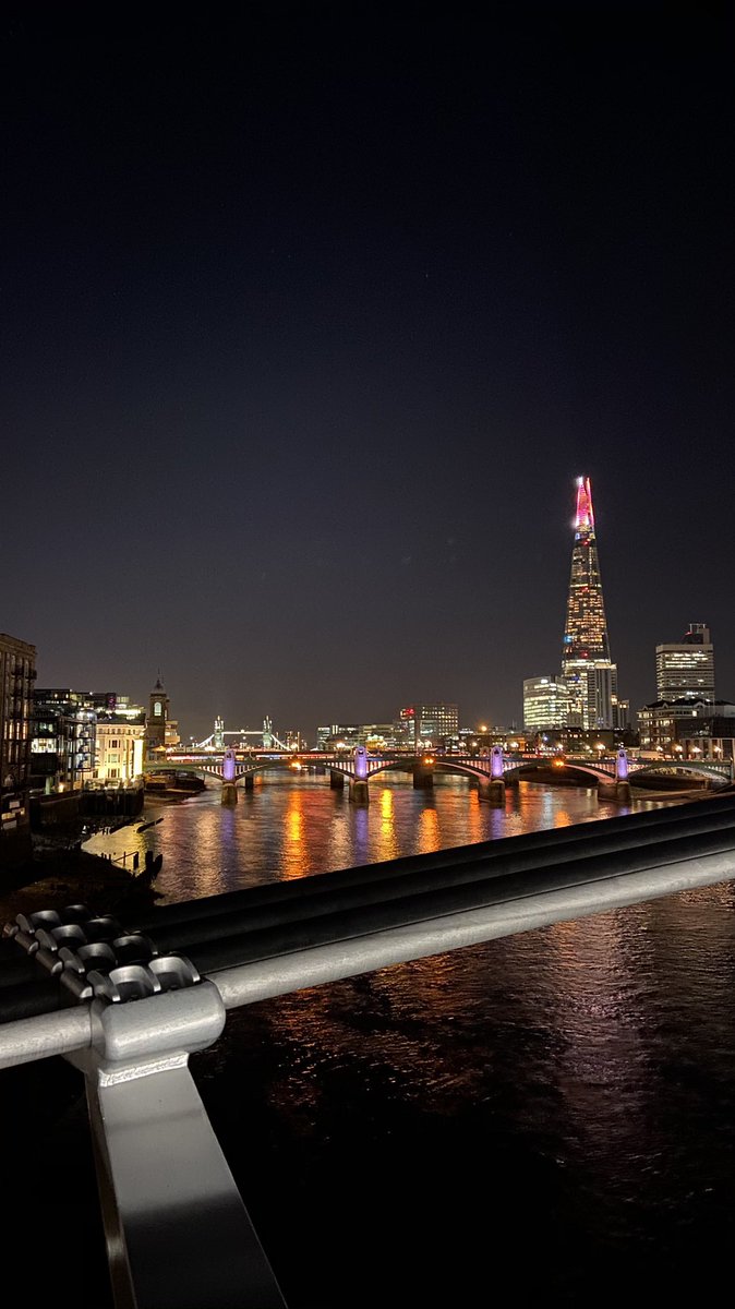 View from Millennium Bridge - London, 2021 #YESUNG_Beautiful_Night #ELF_Beautiful_Night  @SJofficial #SUPERJUNIOR  #YESUNG  @shfly3424
