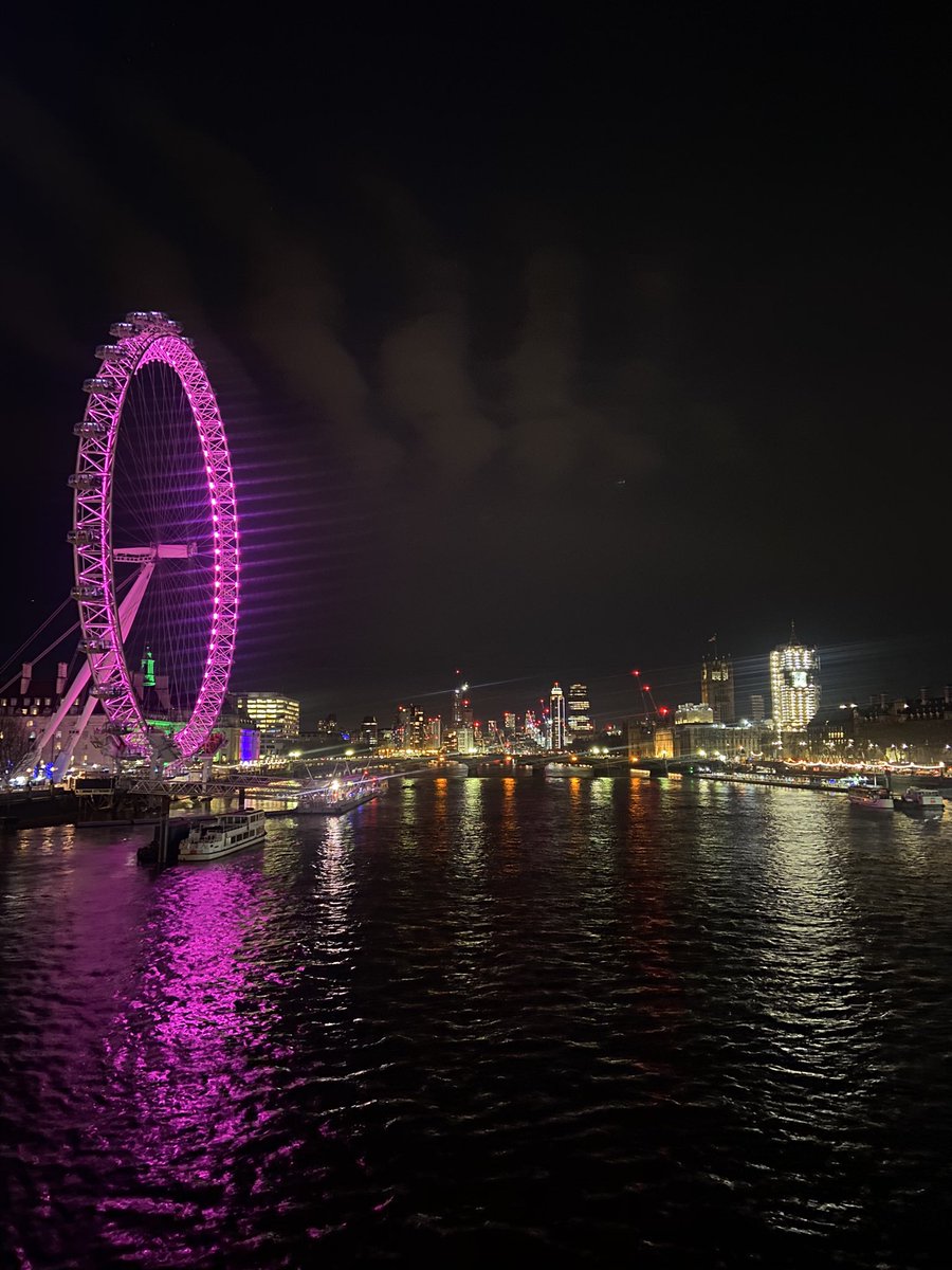 View from Millennium Bridge - London, 2020 #YESUNG_Beautiful_Night #ELF_Beautiful_Night  @SJofficial #SUPERJUNIOR  #YESUNG  @shfly3424