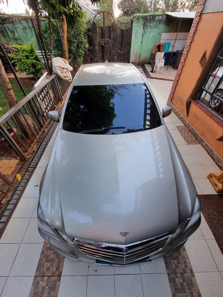 Merc Gang

Mercedes Benz
E350
Year 2009
3450cc
AvantGarde Sport
Leather Interior
✅Cash Offer Kshs 2.2M
LipaPolePole
✅Bank Asset from 70% and up to 5 Years Repayment.