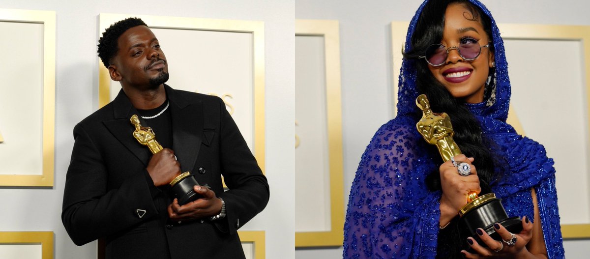 CineRanker's tweet image. #BRUpdate #Oscars2021

Recap of Major Winners

#JudasAndTheBlackMessiah wins 2
Best Supporting Actor - #DanielKaluuya
Best Original Song - "Fight For You" by #HER

#Soul wins 2
Best Animated Feature
Best Original Score

#Mank wins 2
Best Cinematography
Best Production Design