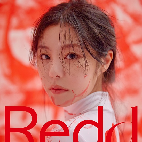 theseoulstory's tweet photo. MAMAMOO Wheein wraps up promotion activities for 'Redd' with a successful initial sales record of 50,000 album copies 👏

With this, all members of MAMAMOO have proved their worth not only as idol group members but successful soloists as well

Source: https://t.co/MLXIHIHGVJ https://t.co/gMREmOGkHo