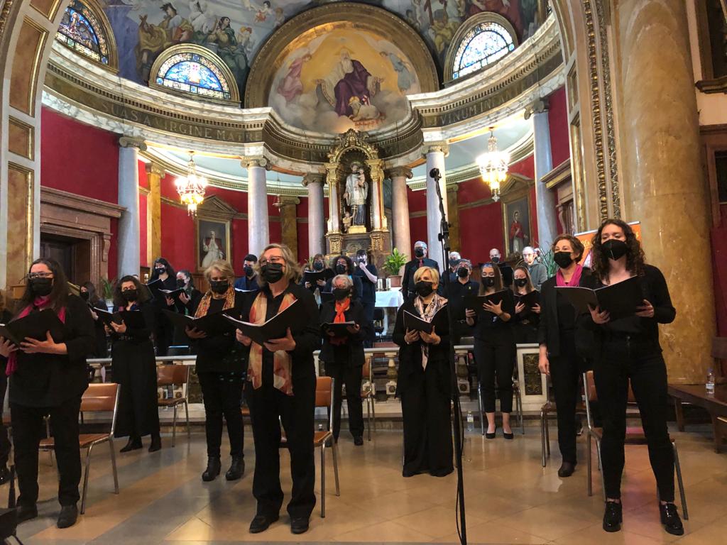 Trencacors's tweet photo. Ahir vam gaudir d'un concert preciós al costat del magnífic @serran_manel que ens va acompanyar amb la música de la seva veu. Gràcies mestre. @cristinacolome2 @LEMiJPC https://t.co/pPMSiZ2uQd