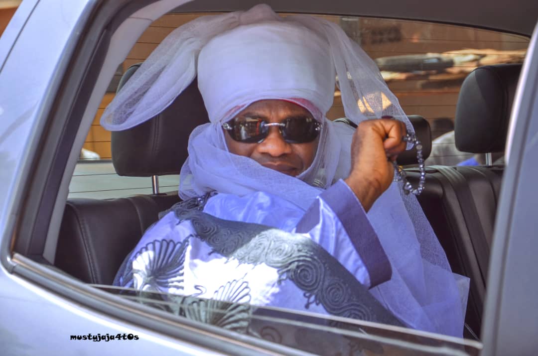 Ibrahimt2T's tweet photo. Radaman Mubarak From HRH AMIR Of KAGARA ✊.
Allahu Yaja Zamanin Sarki ✊✊ https://t.co/U5Wnu77wRZ