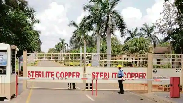 Vedanta Sterlite has very limited capacity to produce liquid oxygen for medical purposes; its oxygen production is mostly for copper production and not fit for medical use, Tamil Nadu Advocate General tells Madras High Court. #MadrasHighcourt  #VedantaSterlite