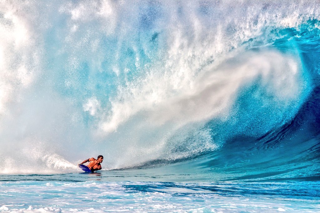 Seven years ago today I shot and captured my biggest wave. Such a privilege to document the skill and bravery of our raalhu champs. 

#VarunulaaRaalhugandu #Male #Maldives #BodyBoarding pic.x.com/lQVvxwrexL
