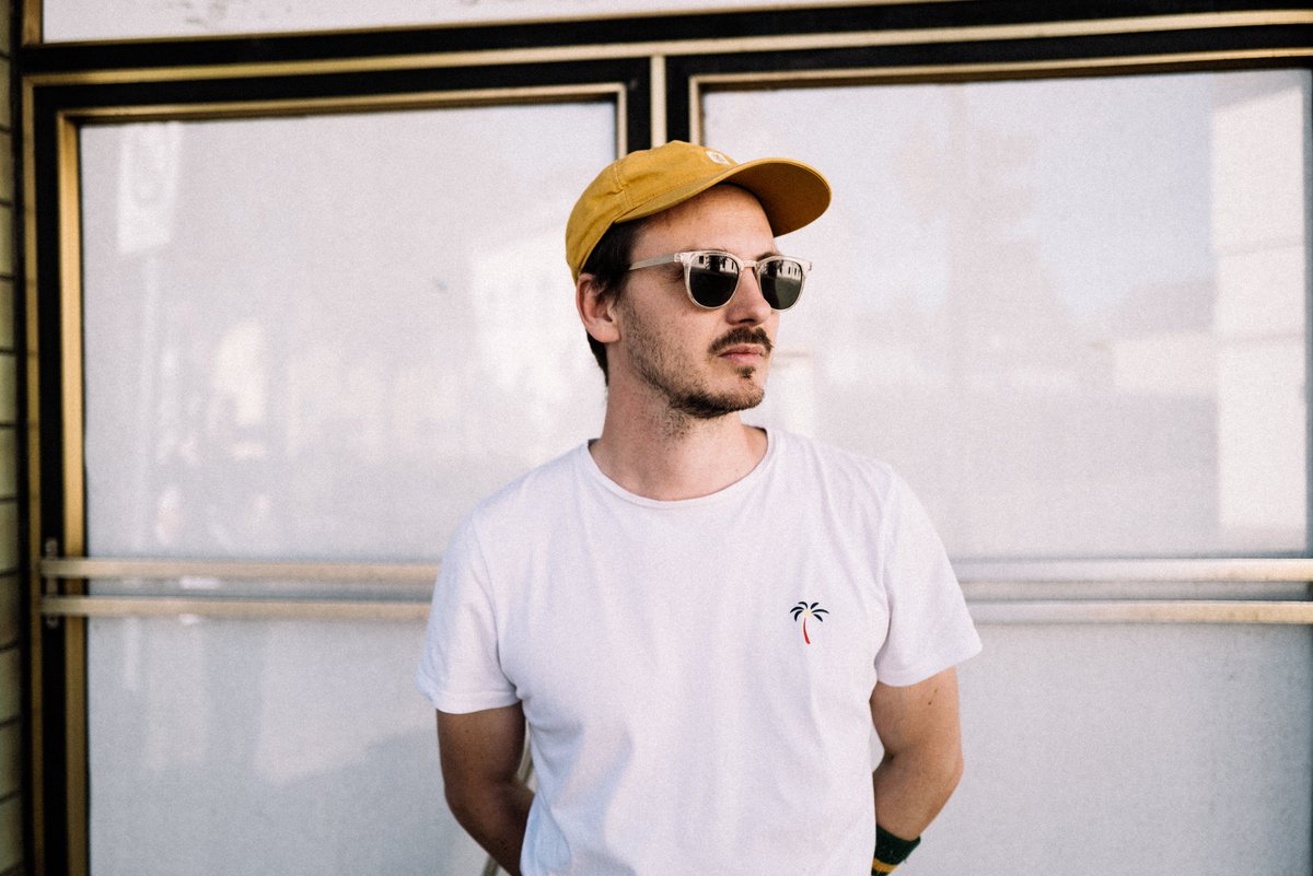 Happy Monday, everyone! Why don't you start your week right with our first audio episode on #urbananamag! Our wonderful author <a href="/Raum16/">Ole Löding</a> met singer-songwriter #Maxim at the Rhine and talked with him about his music and his connection to urbanana.👇😍🎧

urbanana.de/2021/04/23/mee…