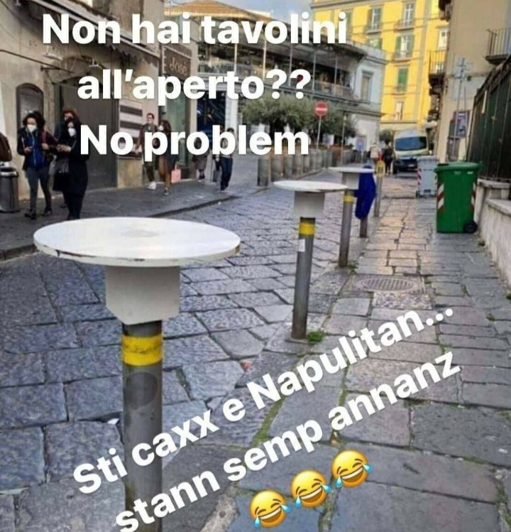 frafaltwit's tweet photo. #covid #riaperture #26aprile #BAR #Coprifuocoalle22 #zonagialla #campania #Napoli #tavolini #proverbinapoletani  "O’napulitan s’fa sicc ma nun more!"  trad. "Il napoletano ha la capacità di resistere davvero per molto tempo".  Napoli ha una grande capacità di resilienza https://t.co/B4kq998oif
