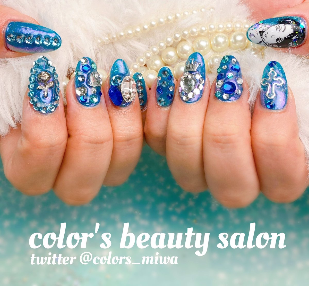 お客様オーダー、 呪術廻戦、乙骨憂太くん痛ネイル。 ブルーのキラキラ