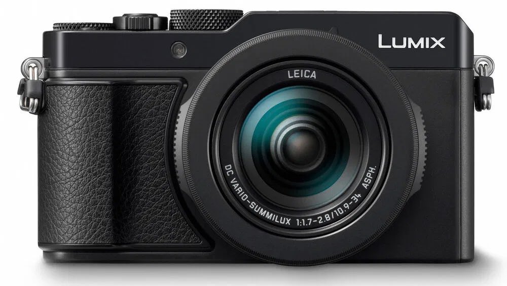 Panasonic Lumix LX100 II1. Manual control dials for shutter speed and aperture2. Built-in zoom lens covers a useful focal range for street photography3. Small size