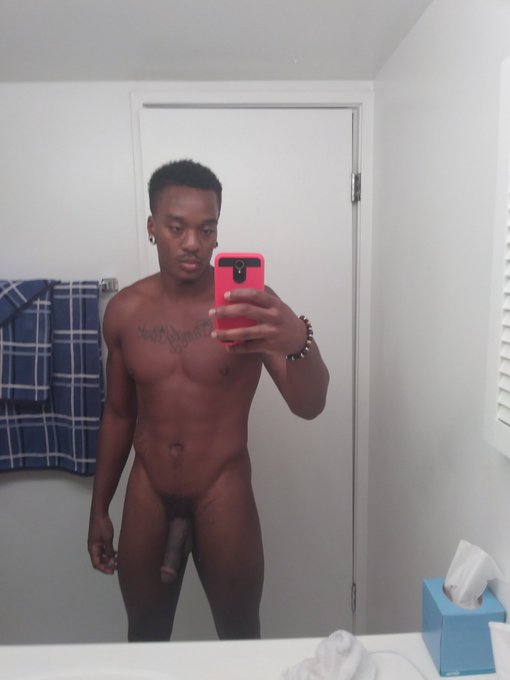 #tb man look at that body. Iight cut my hair again 🤔 https://t.co/KwFh5Kq4RO<a href="/tag/tb"class="tags">#tb</a>