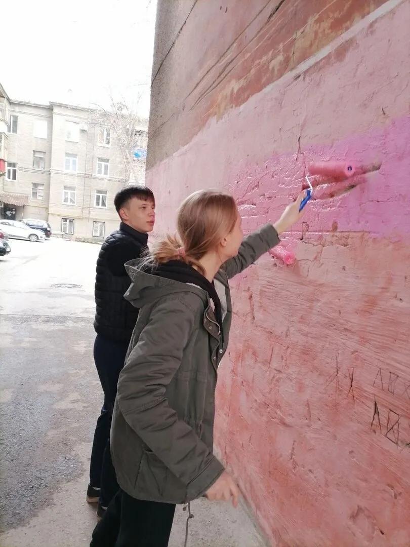 pu_monso's tweet image. &quot;Сделай свой город еще лучше!&quot; -под таким девизом школьники Новокуйбышевска@nvkbofficial приняли участие в акции&quot;Белая лилия&quot;по устранению вандальных надписей с фасадов зданий.Мероприятия проходят в рамках Всероссийской акции #ВесенняяНеделяДобра #ДМОнск #НацпроектОбразование