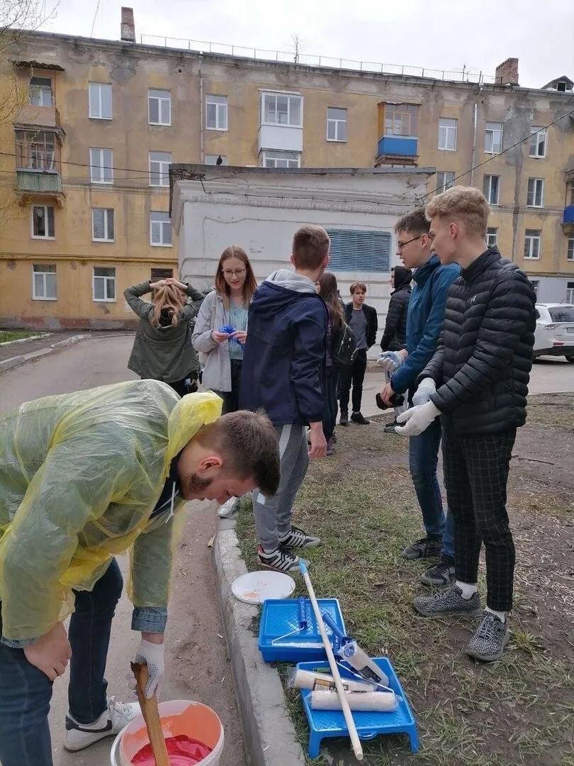 pu_monso's tweet image. &quot;Сделай свой город еще лучше!&quot; -под таким девизом школьники Новокуйбышевска@nvkbofficial приняли участие в акции&quot;Белая лилия&quot;по устранению вандальных надписей с фасадов зданий.Мероприятия проходят в рамках Всероссийской акции #ВесенняяНеделяДобра #ДМОнск #НацпроектОбразование