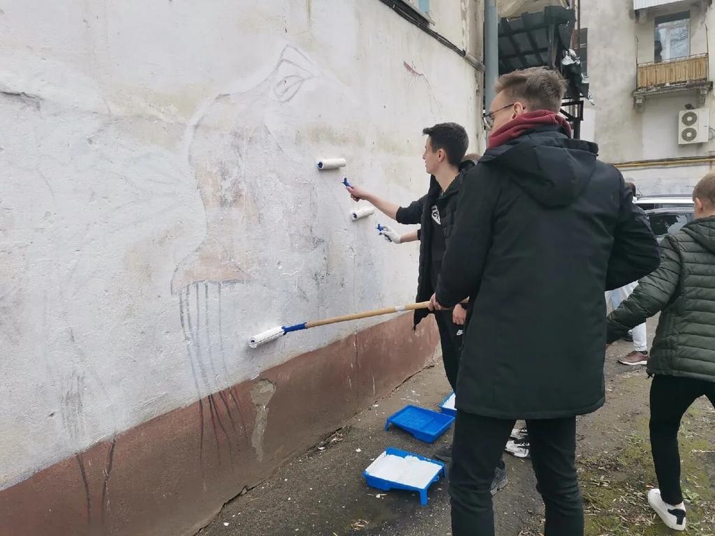 pu_monso's tweet image. &quot;Сделай свой город еще лучше!&quot; -под таким девизом школьники Новокуйбышевска@nvkbofficial приняли участие в акции&quot;Белая лилия&quot;по устранению вандальных надписей с фасадов зданий.Мероприятия проходят в рамках Всероссийской акции #ВесенняяНеделяДобра #ДМОнск #НацпроектОбразование