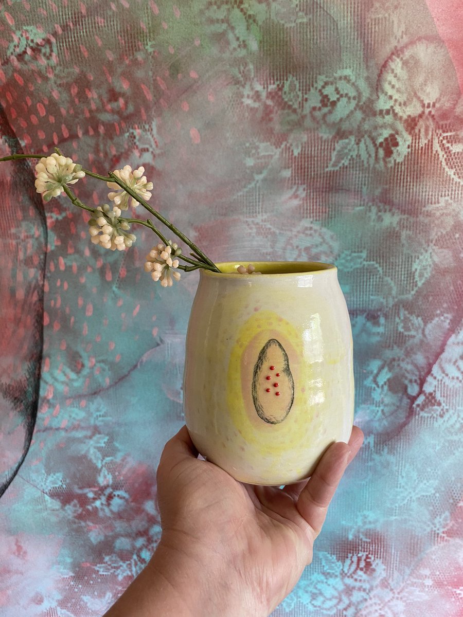 LaelBurnsStudio's tweet photo. My shop update is ready to go! From now until 5/3 you’ll get automatic free shipping on orders over $50 and you can use code “mom20” to receive 20% off! 💐💛🌷https://t.co/65TyZK2Xip #mothersday #vases #planters https://t.co/fNJfT2PtpO