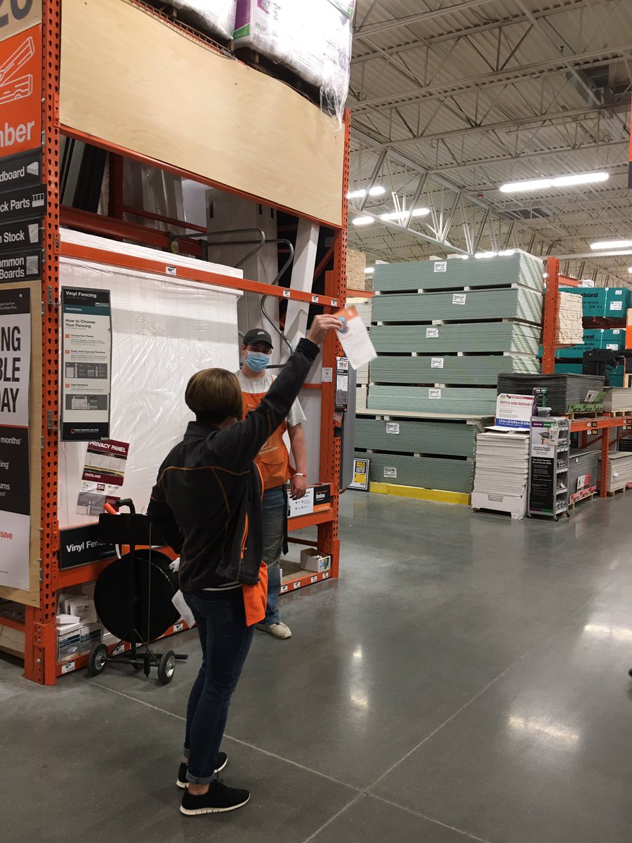 Ryan went above and beyond changed a tire on a truck for a customer!“Ryan was courteous and genuinely cared! You are lucky to have such an astounding young man working for you!”  Recognized by our DM and VP THD#2021@HauckJenny <a href="/jody_delicato/">Jody Delicato</a> <a href="/john_l_gossett/">John Gossett</a>