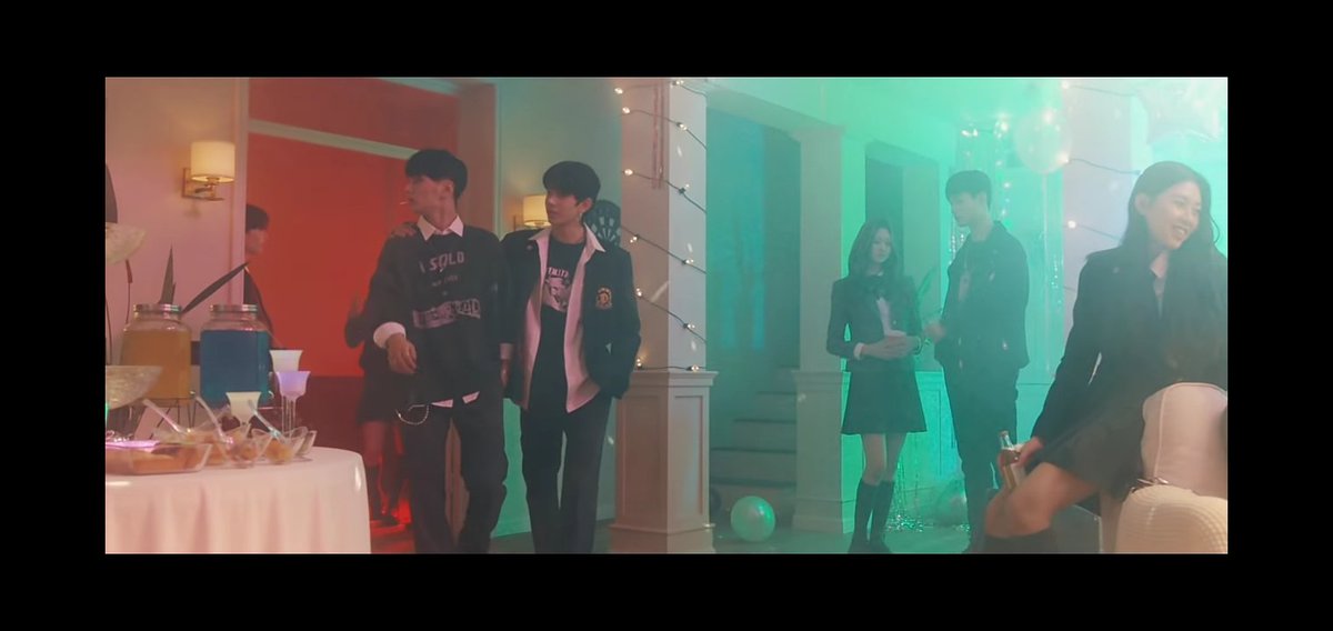 3. Party begins nothing happens yet from 0:33 to 1:50 #HEESEUNG  #JAY  #SUNGHOON  #Jake  #JUNGWON  #SUNOO  #NI_KI  #ENHYPEN    #ENGENE