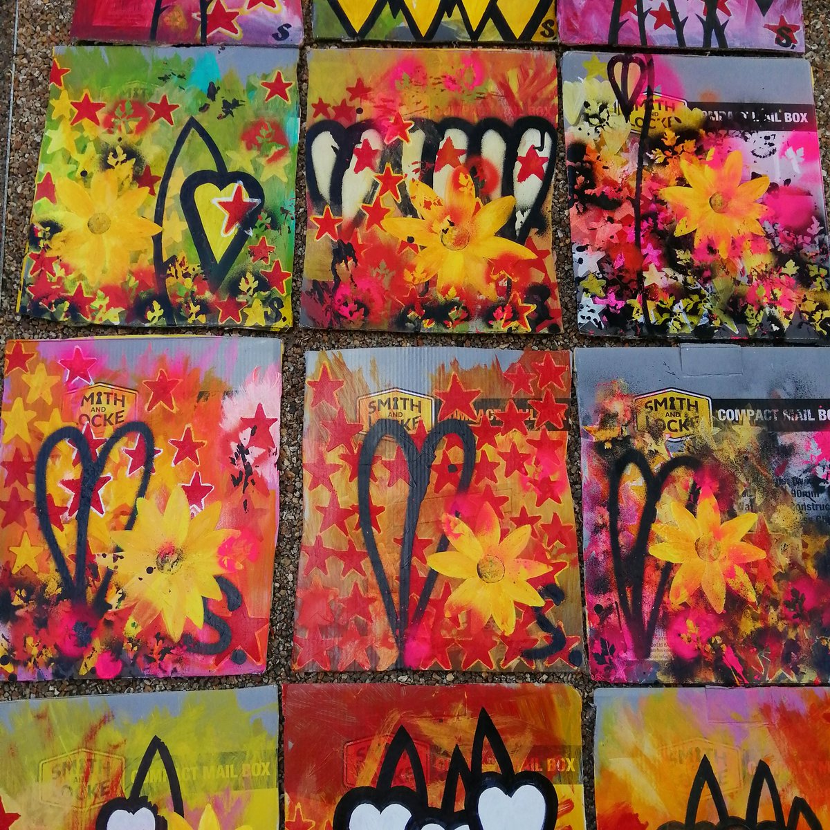 Sean_Worrall's tweet photo. A series of "A Flower" paintings ahead of next month's #floraandfauna edition of the @artcarbootfair that happens on May 15th.. #Acbf #art #aflower #Acbf2021 https://t.co/ZzAqoBzyjt