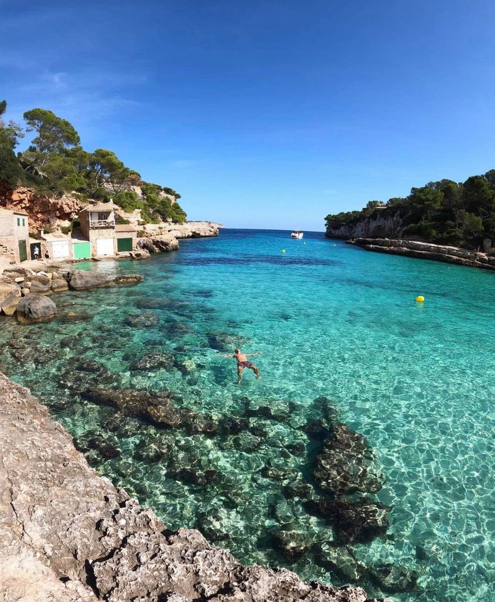 Nuestra isla bonita nos sigue sorprendiendo cada día. Muy cerquita de Hotel Ca'n Bonico nos encontramos con este paraíso natural llamado 'Cala Llombards'.

#mallorca #playasdemallorca #mallorcabeaches #calallombards #hotelcanbonico #sessalines #safetourism