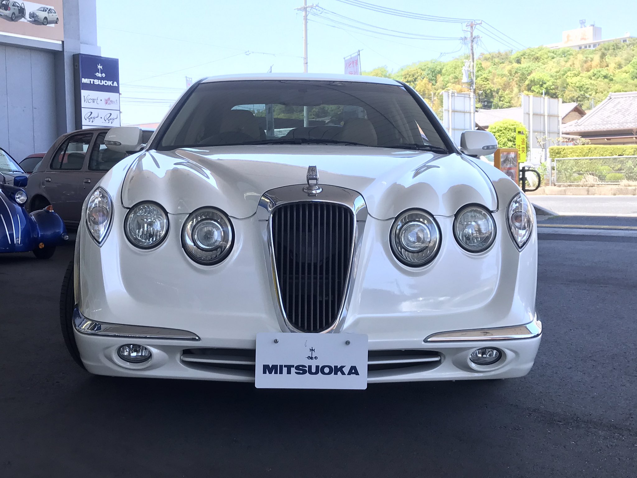 光岡自動車 岐阜ショールーム 多治見店 Goto多治見ミツオカ 4月の入庫第6弾 稀少のヌエラ パールホワイト外装 2 4ℓ I Vtecエンジン搭載 嬉しい最上級グレードの24lx しかも低走行 光岡多治見 ミツオカ 個性的車 素敵な車 かっこいい車 ヌエラ