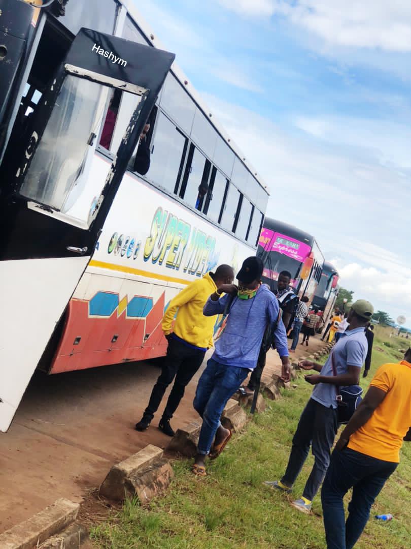 TBoundBuses's tweet photo. #TheEvolution hi Album kali 🔥🔥 sana na hata hatuambiani wakuu😥 ilikuwa on repeat tangu mwanzo wa safari mpaka Mwisho. Highly Recommended on Your playlist ukiwa safarini 🔥 #Abbah
#SuperVideoCoach × #HappyNationExpress x #Frester 🔥 https://t.co/WGwXsdTRws