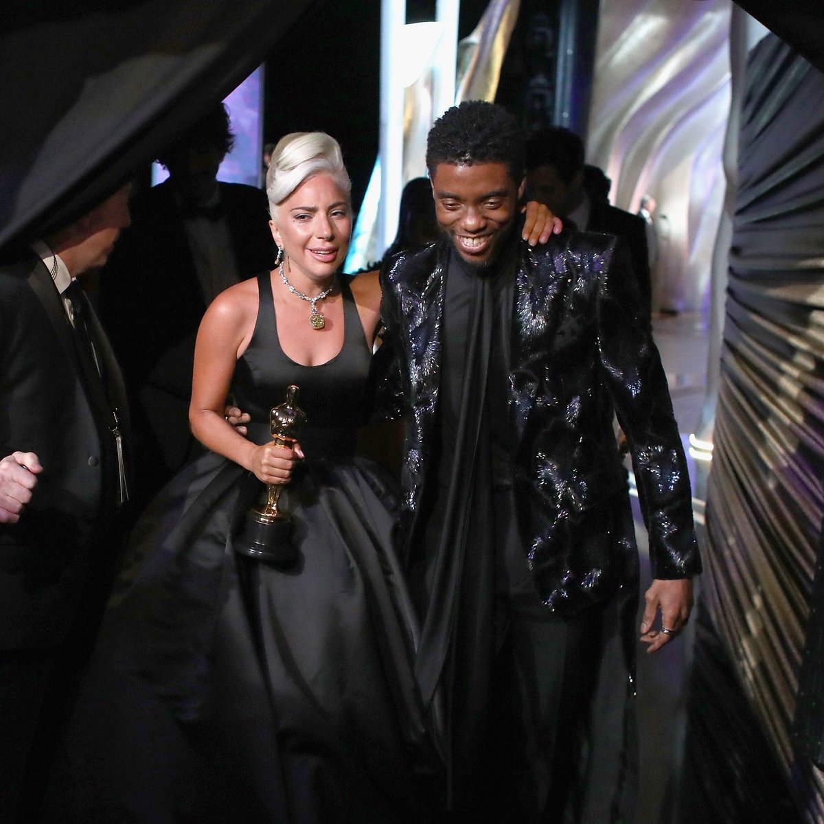 RT @gagavisuaI: Lady Gaga and Chadwick Boseman at the #Oscars 2019 https://t.co/umT0GOFuNF