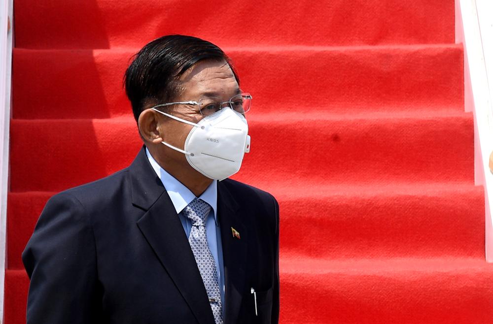 ASEAN shouldn't now get all complacent. The Myanmar junta didn't agree to release political prisoners. It may think its agreement to end "violence" is about others, not its own snipers. And ASEAN isn't exerting any pressure on the junta to stop atrocities. theguardian.com/world/2021/apr…