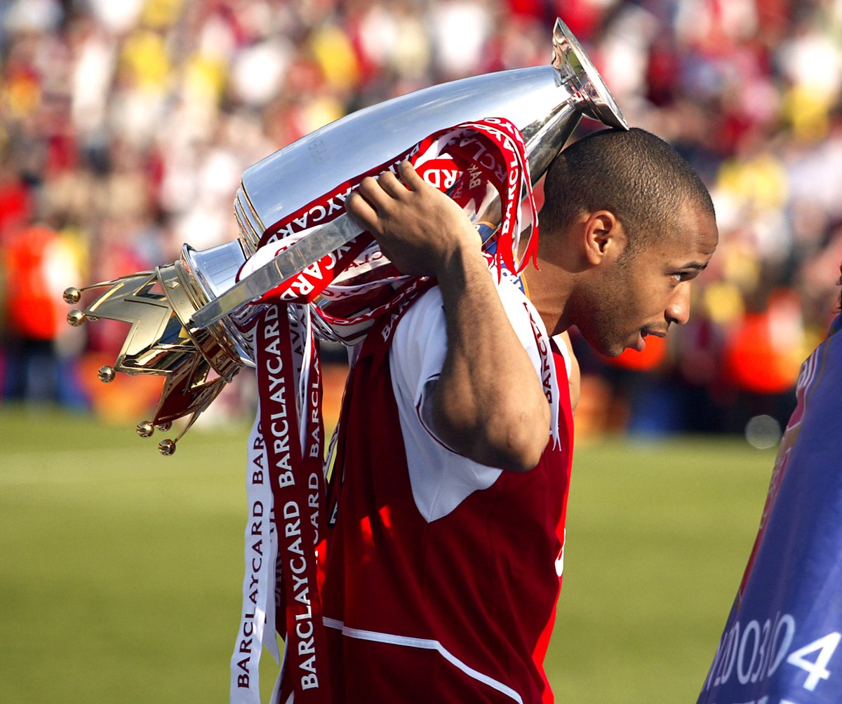 Thierry Henry was the top-scorer for the only team in Premier League history to complete an entire season unbeaten.◎ 2003/04◎ 37 games◉ 30 goals◎ 26 wins◎ 6 assists◉ 0 defeats #PLHallOfFame