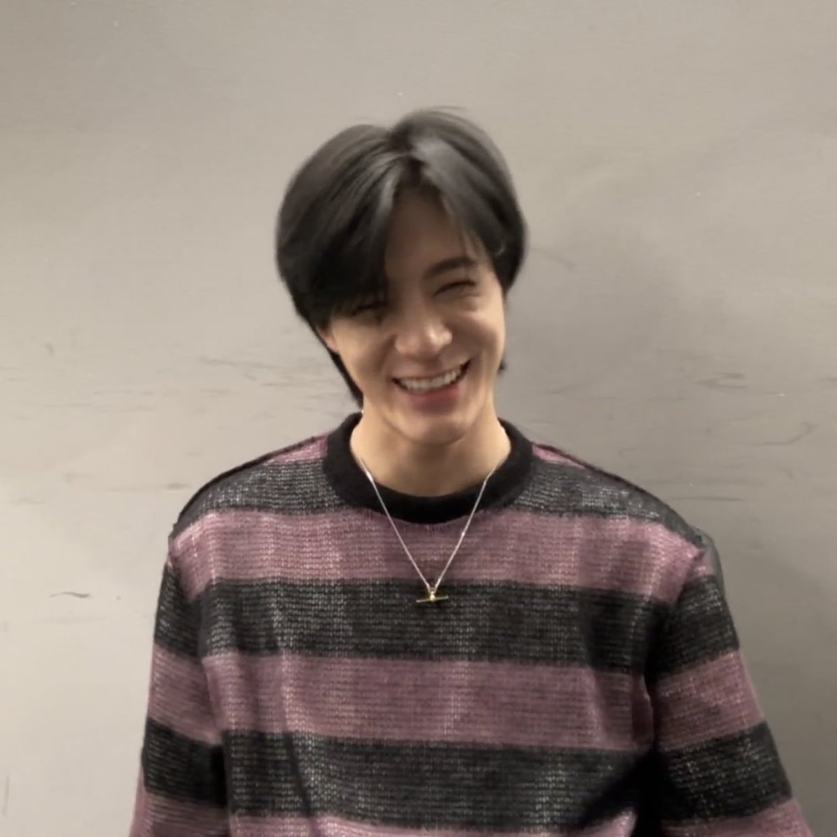 ตายิ้มขี้โกง .◜◡◝