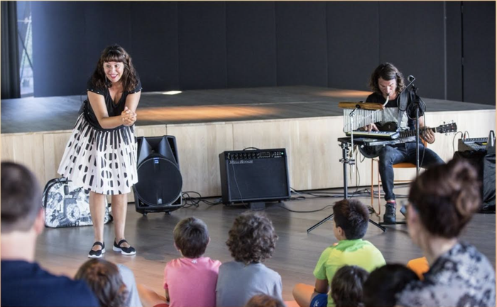 #Usurbil Ana Apika: “Berotu eztarria eta ireki irudimena, askatu bihotza eta jarri burmuina martxan”. Liburuaren Egunaren harira, “Ipuinak Dantzan” asteartean 18:00etan Sutegin, <a href="/usurbib/">Sutegi Liburutegia</a> en eskutik. Sarrerak usurbilkultura.eus atarian:
noaua.eus/usurbil/161909…