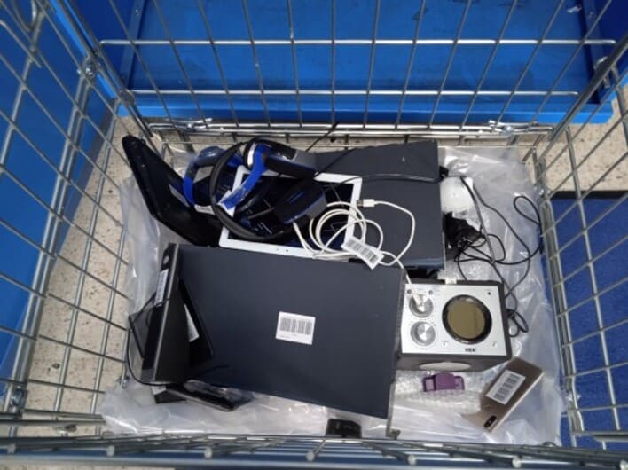 MAmbienteBP_UJI's tweet photo. Resultados positivos en la prueba piloto del pionero sistema de incentivos para la recogida de aparatos electrónicos ♻️📱 #CIRC4life
https://t.co/rQxtyngd76 https://t.co/k0tEn3OWgu