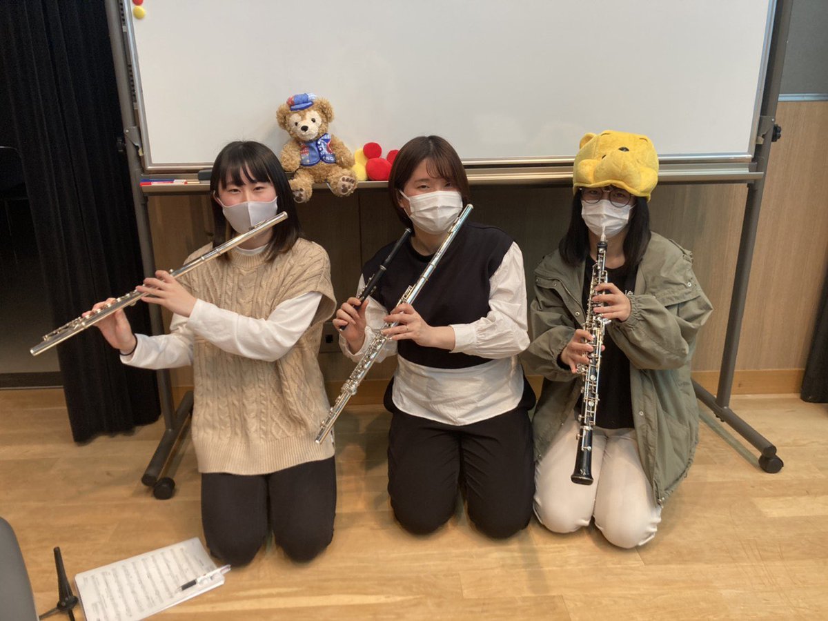 tcwo1992's tweet photo. 第28回ファミリーコンサートまで
☆あと48日☆

緊急事態宣言の発令に伴い、合奏練習は中断しています。つまり今が個人練習のチャンス…！
今回はフルート&amp;オーボエパートさんに演奏曲にまつわる写真をお願いしました😊とってもわかりやすい！笑
実行委員ゴリ押しのディズニーの名曲です♪お楽しみに✨ https://t.co/lqzDzFKasR