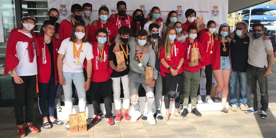 nauticmasnou's tweet photo. Campionat de Catalunya de 420 i Europa: els equips de competició del Nàutic han aconseguit resultats òptims en totes les categories.👍
https://t.co/3z6SSqfXAT
420-i-europa/

@vela_cat @clubvelablanes 
#regata #nauticmasnou
#costadebarcelona #elmasnou #420class #europasailing https://t.co/sj936TtsBx