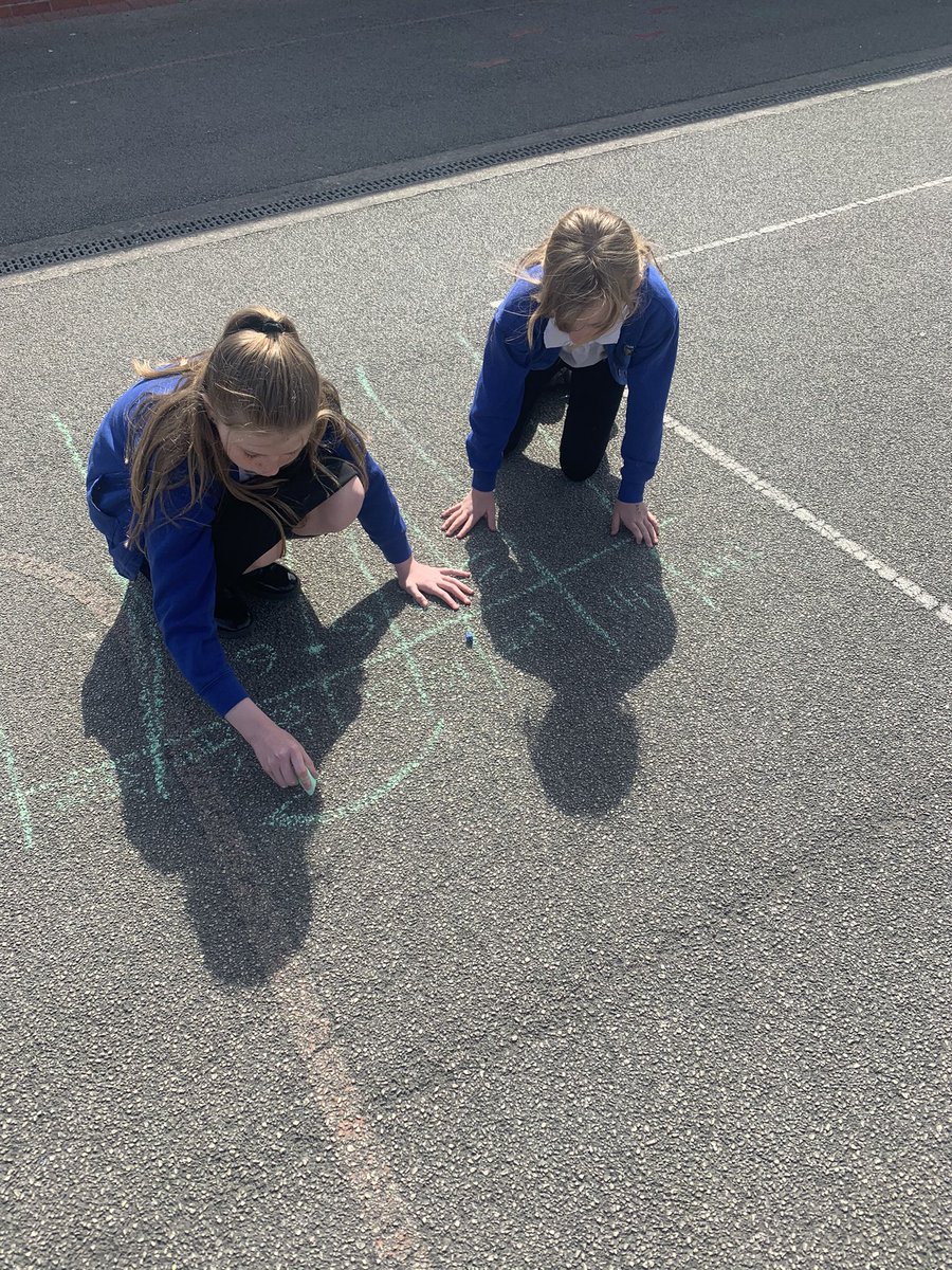 We’re practising multiplying and dividing decimals by 10, 100 and 1,000 in the sunshine ⭐️
