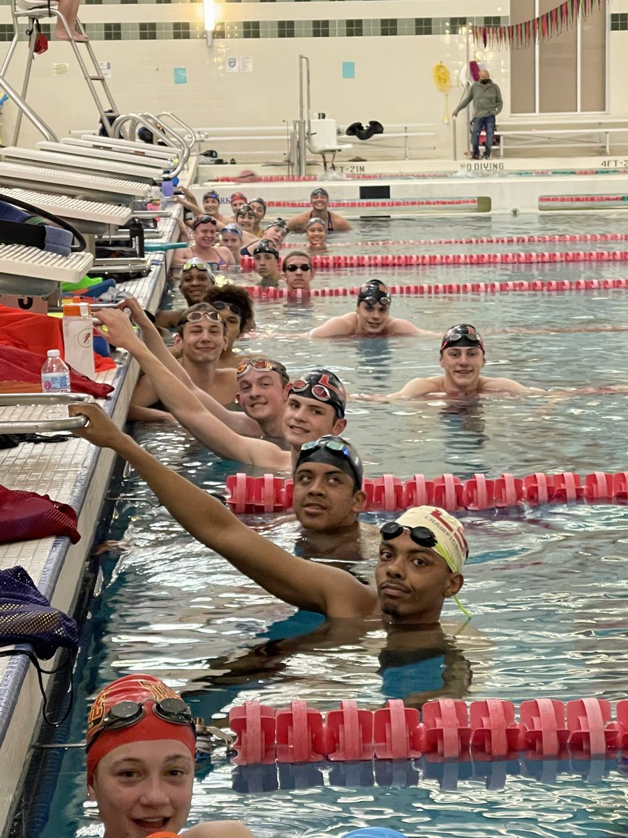 CoachMattMoen's tweet photo. Full pool at 6am! Love to see it! https://t.co/Gl9FiTjaYc