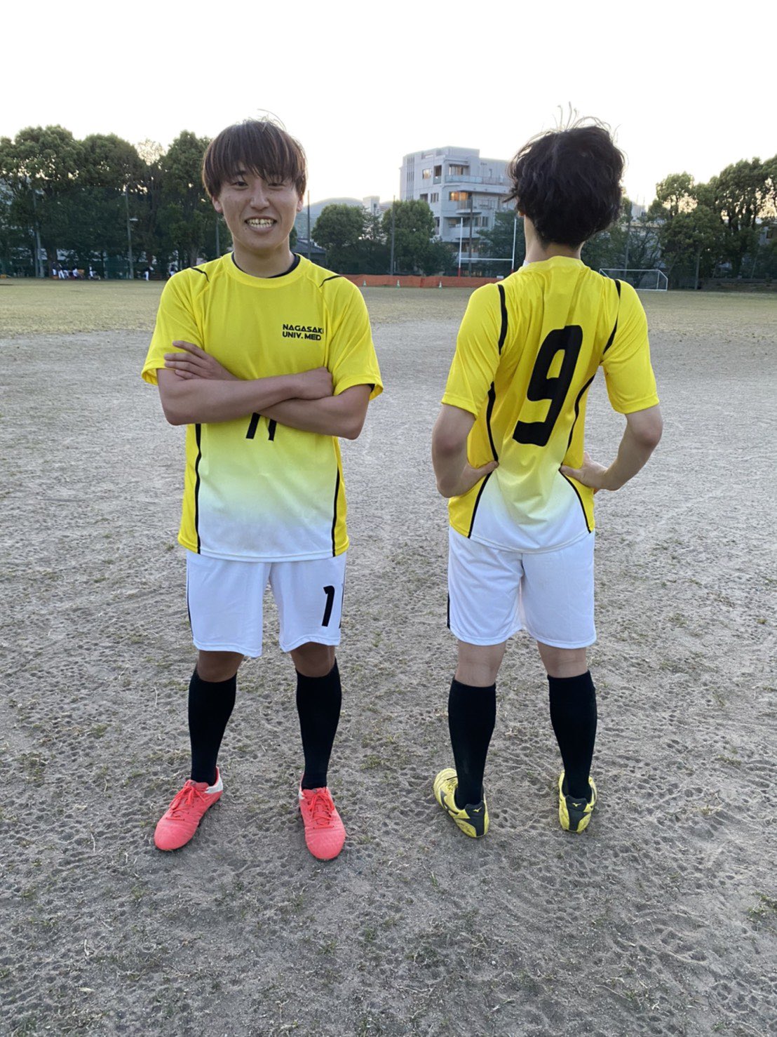 長崎大学医学部サッカー部 新しいユニフォームを作りました 一年生の皆さん このかっこいいユニフォームを着てみたくないですか そんな方はぜひ サッカー部へどうぞ Dm待ってます T Co 8zqyamqqdn Twitter