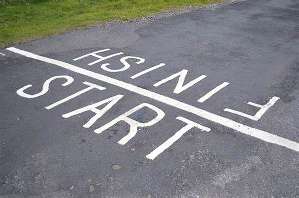Jullie kunnen starten/finishen op elk punt van de route. Dit geldt voor zowel de hardlopers als de wandelaars. Wij stellen dit ook vooral op prijs om drukte op één punt te voorkomen.