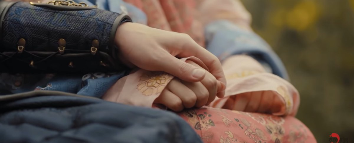 estherbyun13's tweet photo. "I don't know how to comfort you, but I will always be by your side, together with you"

Awwwwww, this couple is so cute 🥰🥰🥰 #CourtLady #FanShiqi #WuJiayi https://t.co/B12ZmcS6sp