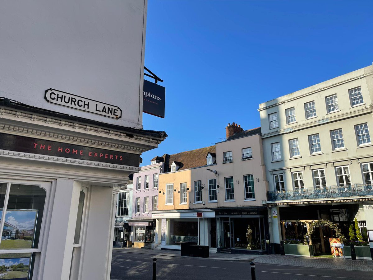 LSAApartments's tweet image. Wonderful #windsor this morning. Isn’t it stunning? Our serviced apartments (pictured) are in an absolute prime position to take in the wonders of Windsor what lever the reason for your stay. We have 1 bed and 2 bed serviced accommodation available now.  
lettingservicedapartments.co.uk