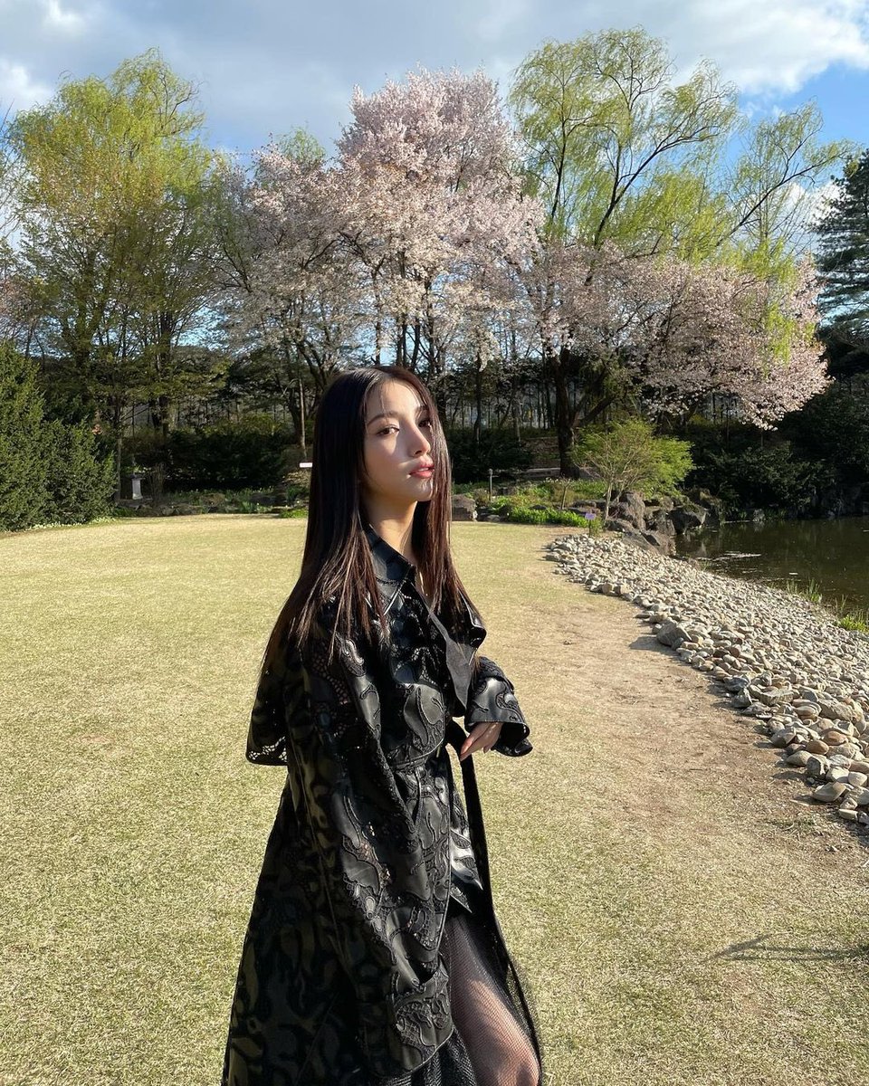 sowon updates tweet media