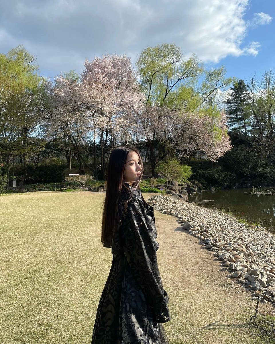 sowon updates tweet media