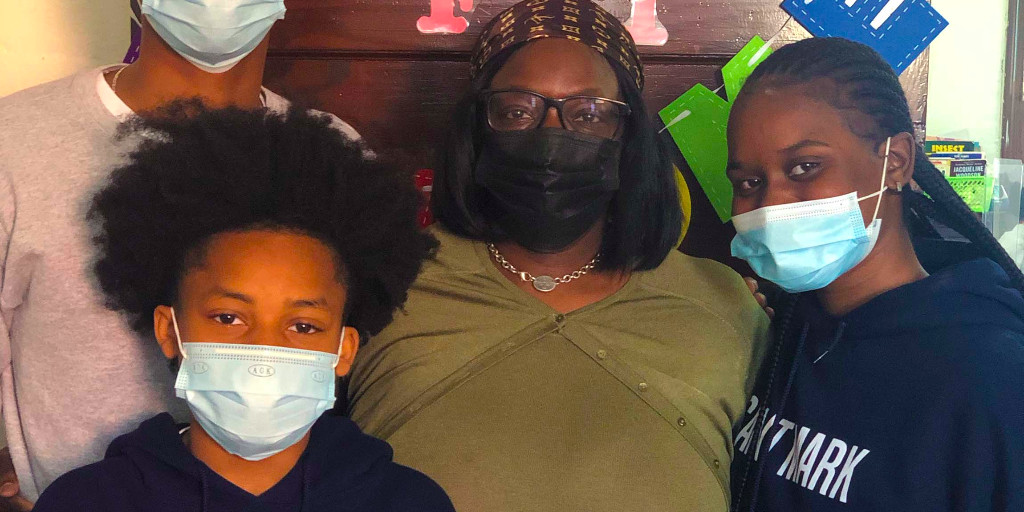 “I did it! I did it!”
When <a href="/StMarkHarlem/">Saint Mark the Evangelist School</a> teacher Chinique Pressley heard those words as 8th grader Jamila got into the high school of her choice, it was the sound of 5 years of work and relationships paying off. More in today's Post: partnershipnyc.org/harlem-educato… 
#BlackMindsMatter