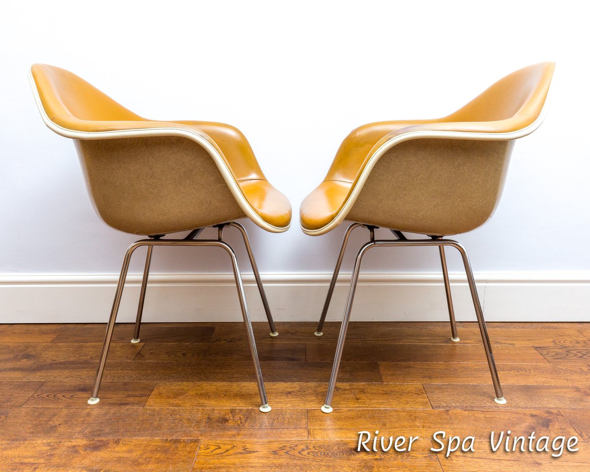 RiverSpaVintage's tweet photo. A stunning pair of timeless classics 🧡 Click our bio link for info 👍 @riverspavintage #RiverSpaVintage
#EamesChair #EamesChairs #CharlesAndRayEames #EamesDesign #EamesDax #EamesDaxChair #DaxChair #DaxChairs #MidCenturyModern #HermanMiller #VitraEames #DesignAddict #EtsyVintage https://t.co/6pfgujkmKz